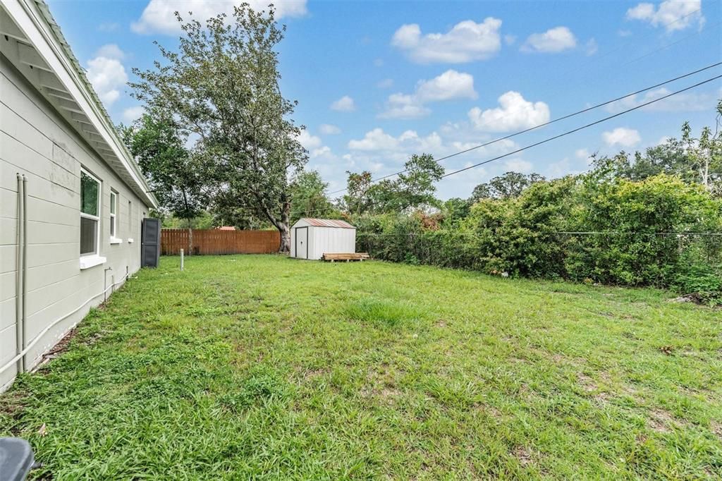 Под контрактом: $199,995 (2 спален, 1 ванн, 936 Квадратных фут)