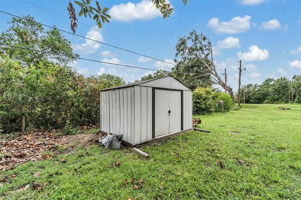 Под контрактом: $199,995 (2 спален, 1 ванн, 936 Квадратных фут)