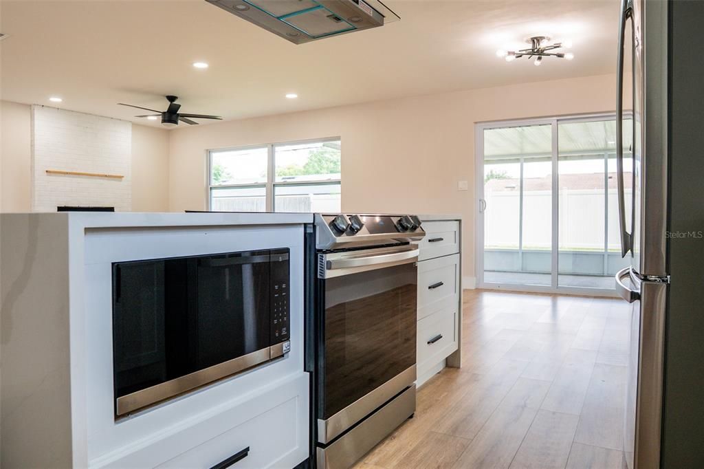 En Venta: $409,000 (3 camas, 2 baños, 1516 Pies cuadrados)