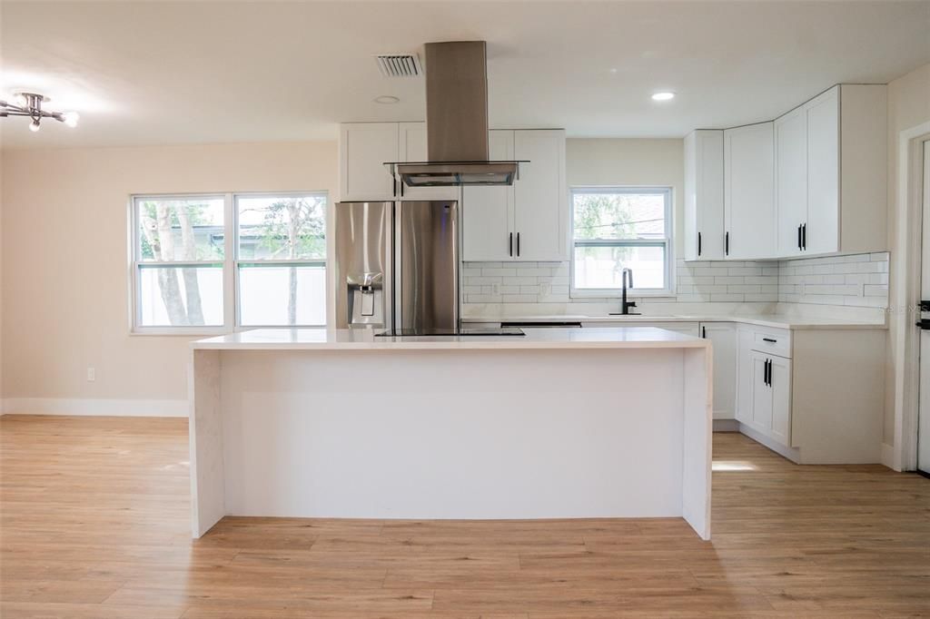 En Venta: $409,000 (3 camas, 2 baños, 1516 Pies cuadrados)