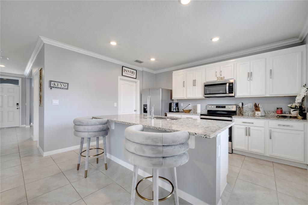 待售: $480,000 (4 贝兹, 2 浴室, 2235 平方英尺)