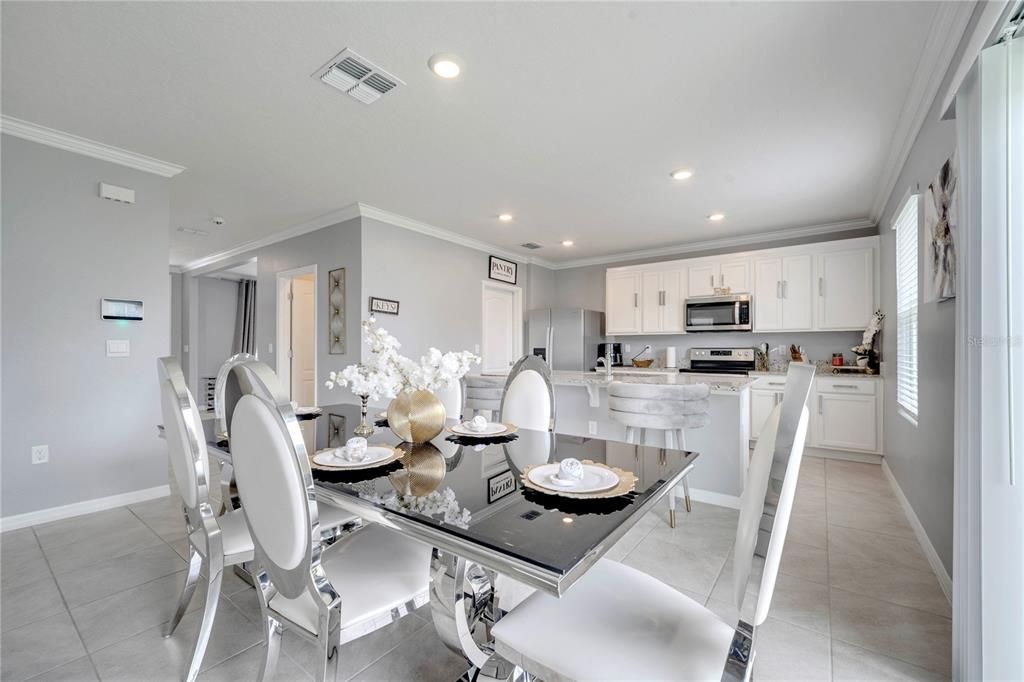 待售: $480,000 (4 贝兹, 2 浴室, 2235 平方英尺)