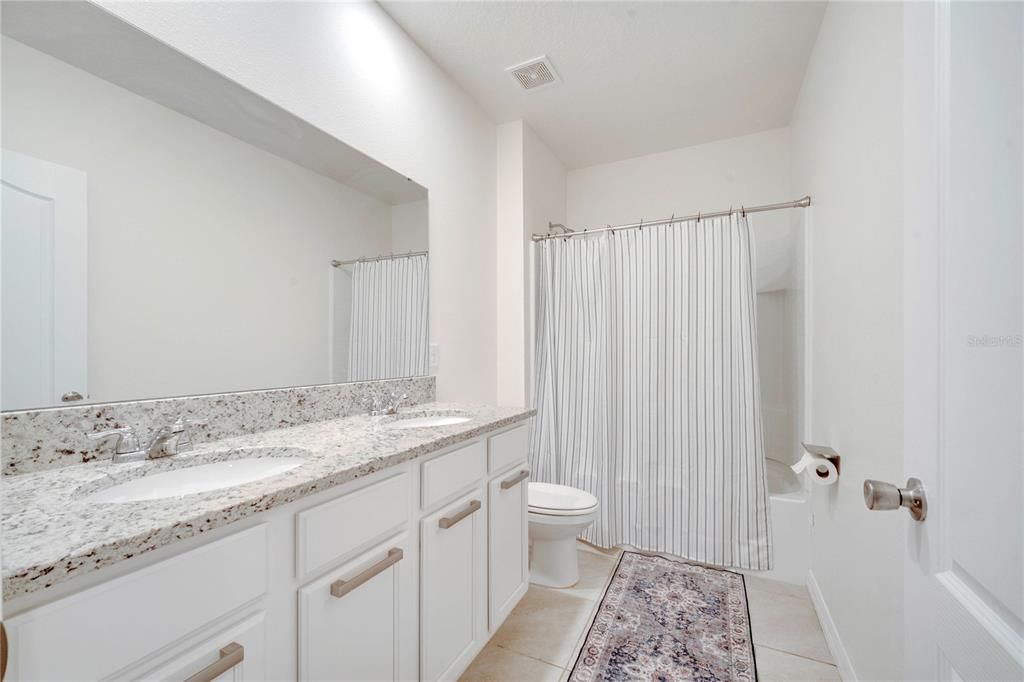 待售: $480,000 (4 贝兹, 2 浴室, 2235 平方英尺)