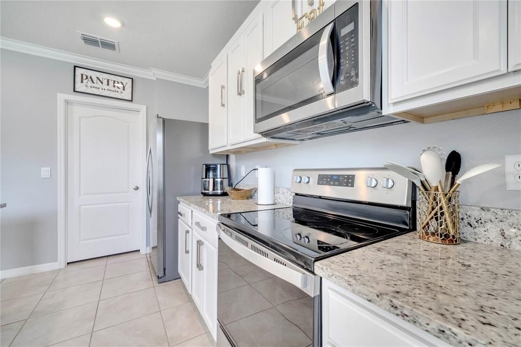 待售: $480,000 (4 贝兹, 2 浴室, 2235 平方英尺)