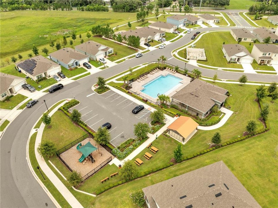 待售: $480,000 (4 贝兹, 2 浴室, 2235 平方英尺)