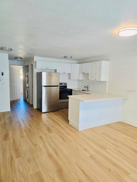 出租: $1,395 (1 贝兹, 1 浴室, 550 平方英尺)