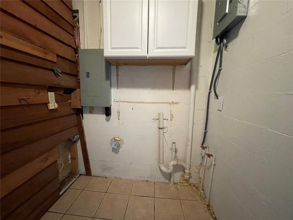 На продажу: $499,900 (3 спален, 2 ванн, 1715 Квадратных фут)