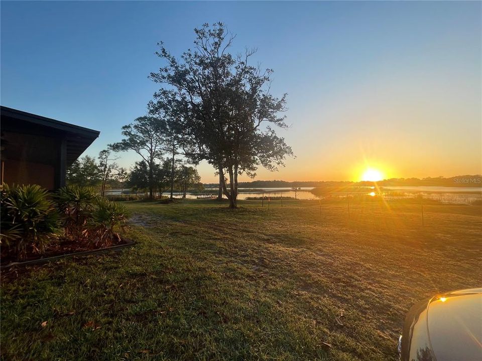 На продажу: $499,900 (3 спален, 2 ванн, 1715 Квадратных фут)