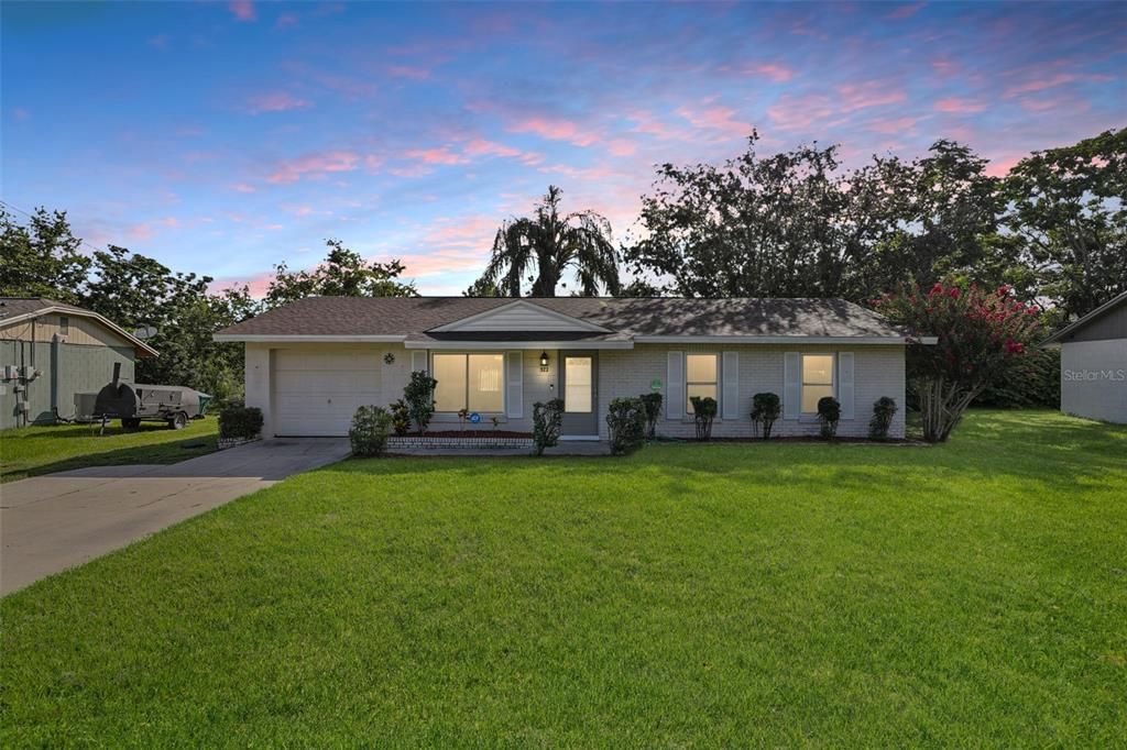 合同活跃: $216,999 (3 贝兹, 1 浴室, 1000 平方英尺)