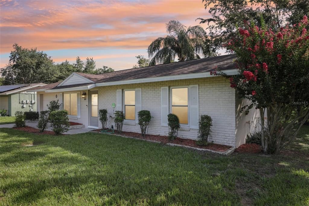 合同活跃: $216,999 (3 贝兹, 1 浴室, 1000 平方英尺)