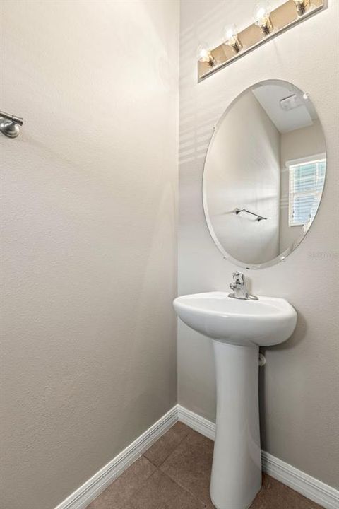 For Rent: $2,250 (3 beds, 2 baths, 1785 Square Feet)