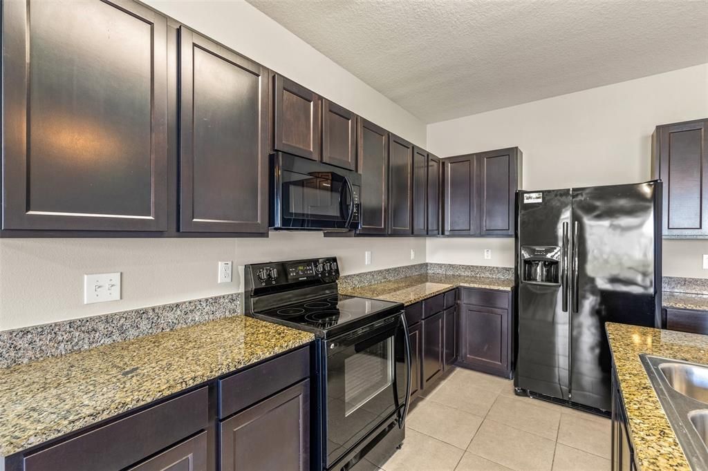 For Rent: $2,250 (3 beds, 2 baths, 1785 Square Feet)