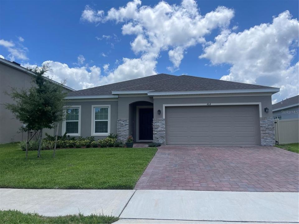 Recently Rented: $2,499 (4 beds, 2 baths, 1819 Square Feet)