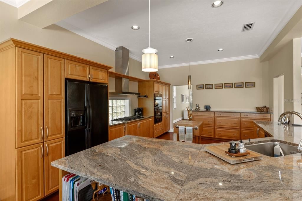 Active With Contract: $1,150,000 (3 beds, 2 baths, 2902 Square Feet)