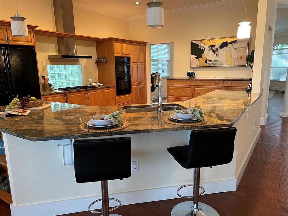 Active With Contract: $1,150,000 (3 beds, 2 baths, 2902 Square Feet)