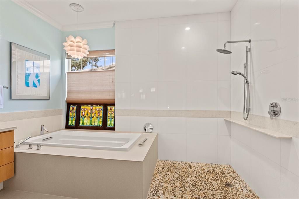 Active With Contract: $1,150,000 (3 beds, 2 baths, 2902 Square Feet)