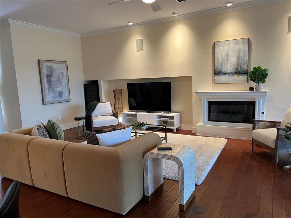 Active With Contract: $1,150,000 (3 beds, 2 baths, 2902 Square Feet)