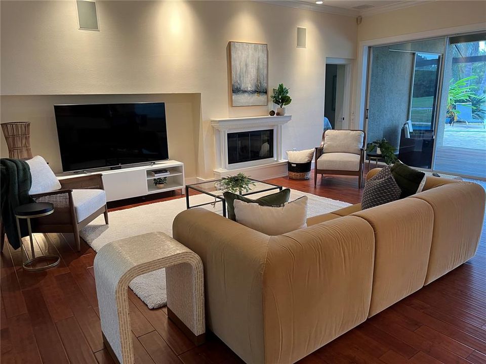 Active With Contract: $1,150,000 (3 beds, 2 baths, 2902 Square Feet)