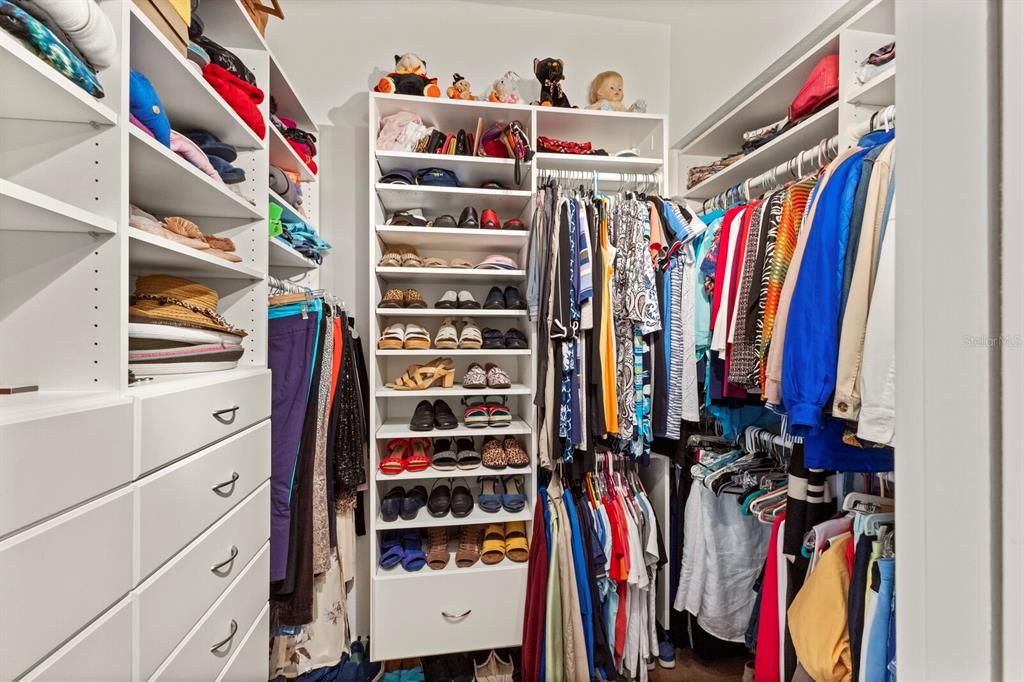 Active With Contract: $1,150,000 (3 beds, 2 baths, 2902 Square Feet)