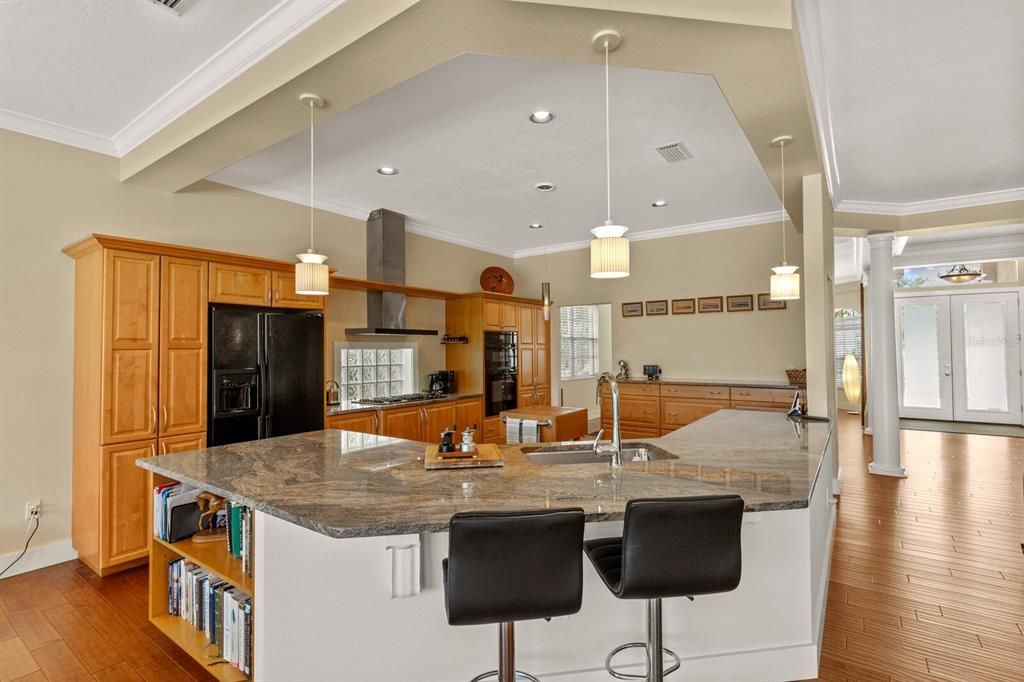 Active With Contract: $1,150,000 (3 beds, 2 baths, 2902 Square Feet)