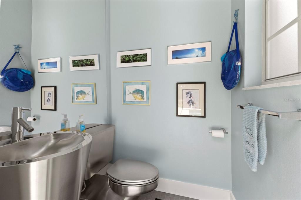 Active With Contract: $1,150,000 (3 beds, 2 baths, 2902 Square Feet)