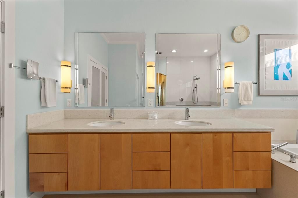 Active With Contract: $1,150,000 (3 beds, 2 baths, 2902 Square Feet)