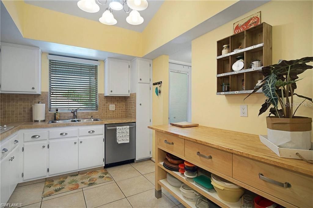 For Rent: $4,000 (2 beds, 2 baths, 1117 Square Feet)