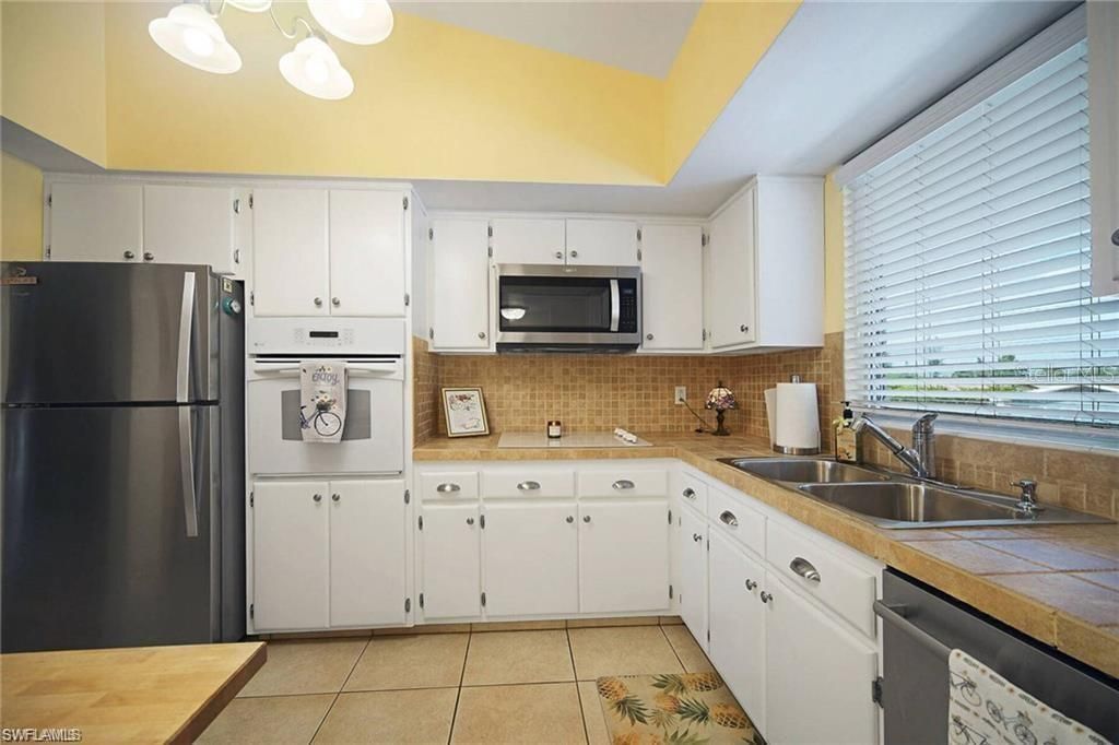 For Rent: $4,000 (2 beds, 2 baths, 1117 Square Feet)