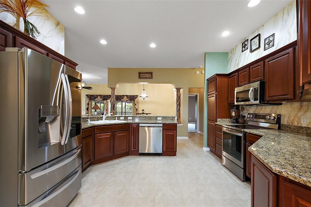 For Sale: $425,000 (3 beds, 2 baths, 1953 Square Feet)