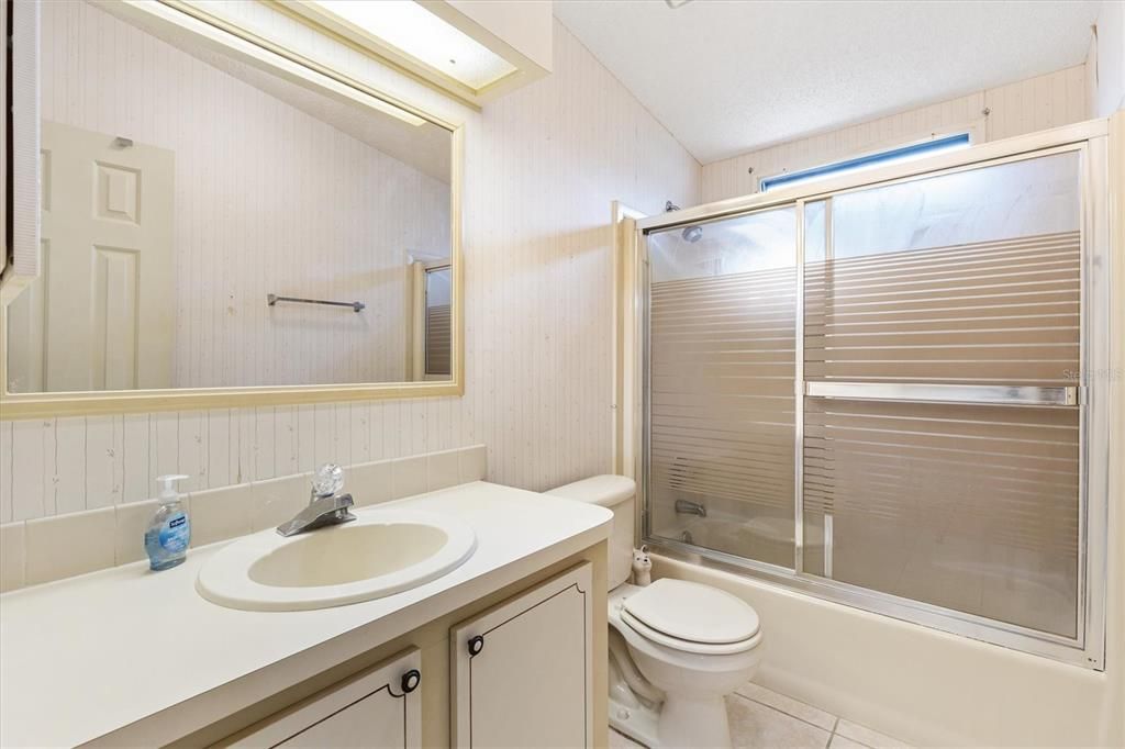 Activo con contrato: $190,000 (2 camas, 2 baños, 1332 Pies cuadrados)