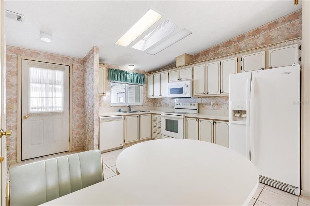 Activo con contrato: $190,000 (2 camas, 2 baños, 1332 Pies cuadrados)