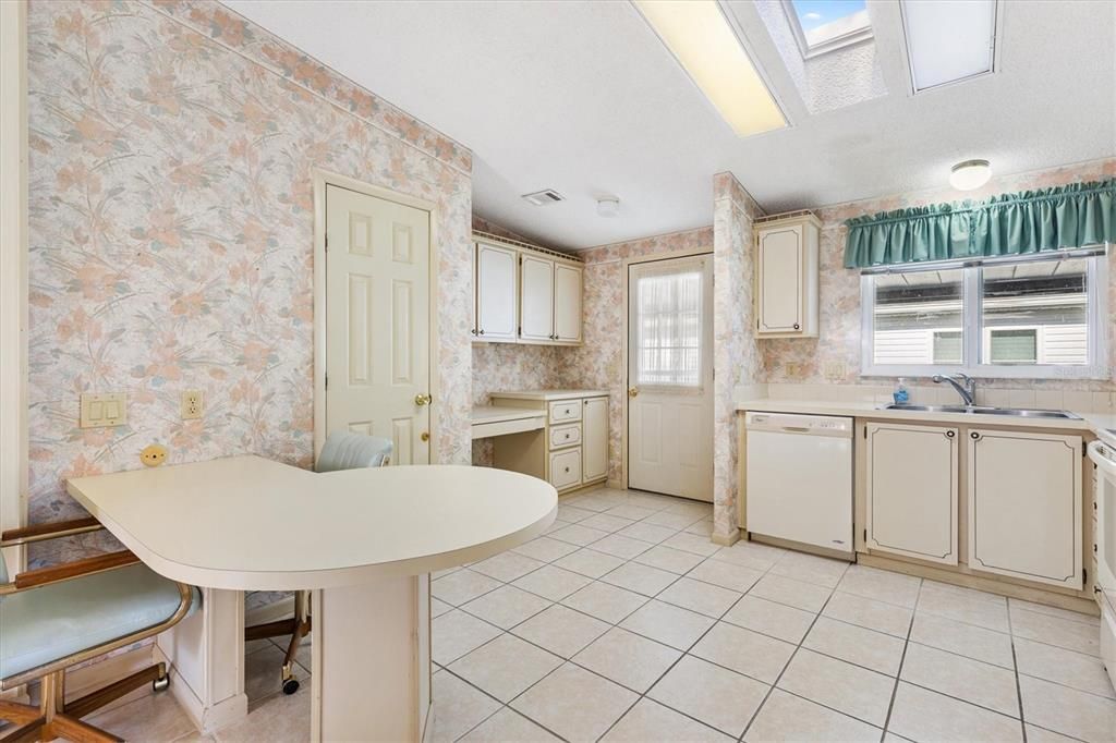 Activo con contrato: $190,000 (2 camas, 2 baños, 1332 Pies cuadrados)