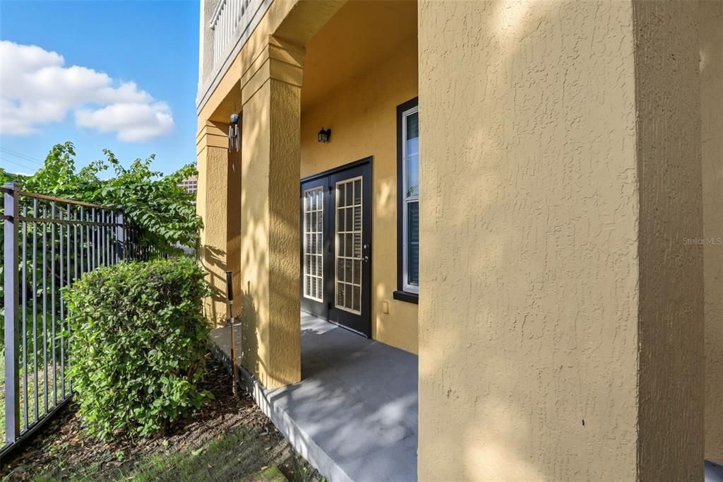 For Sale: $290,000 (2 beds, 2 baths, 1004 Square Feet)