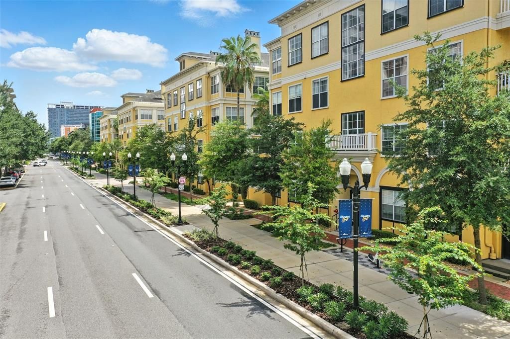 For Sale: $290,000 (2 beds, 2 baths, 1004 Square Feet)