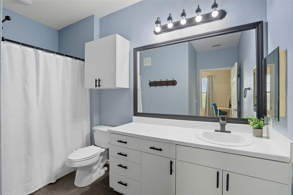 For Sale: $290,000 (2 beds, 2 baths, 1004 Square Feet)