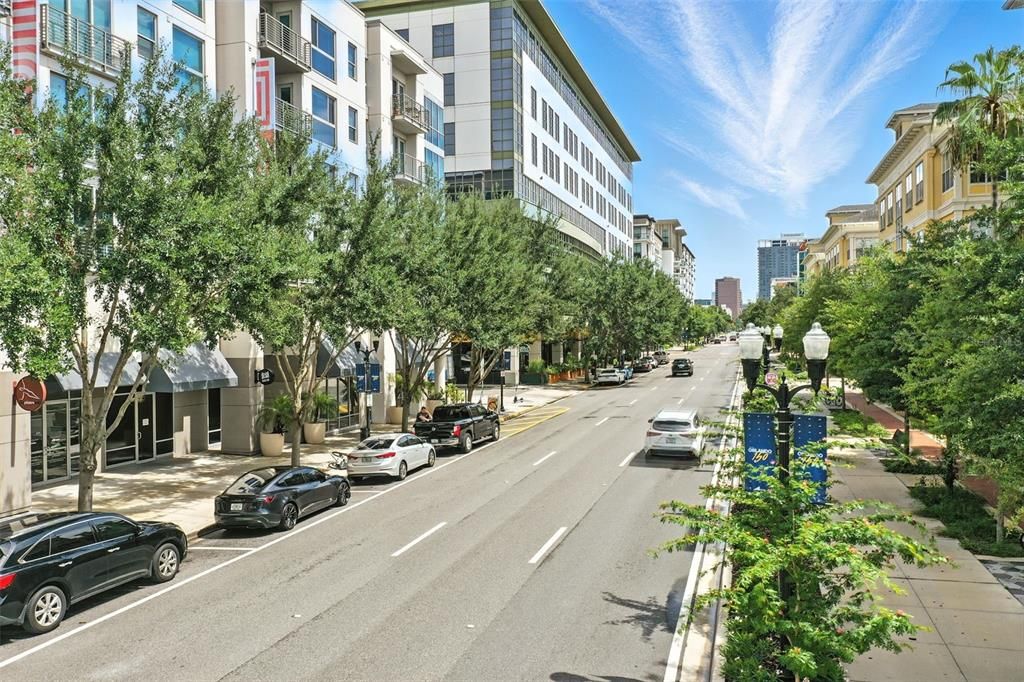 For Sale: $290,000 (2 beds, 2 baths, 1004 Square Feet)