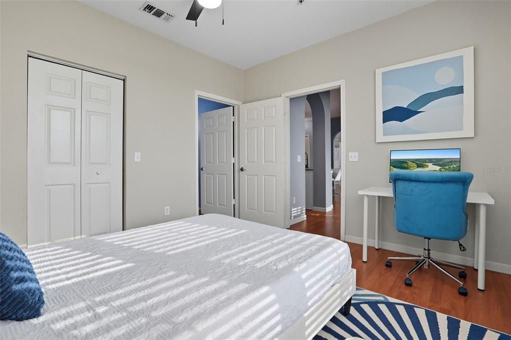 For Sale: $290,000 (2 beds, 2 baths, 1004 Square Feet)