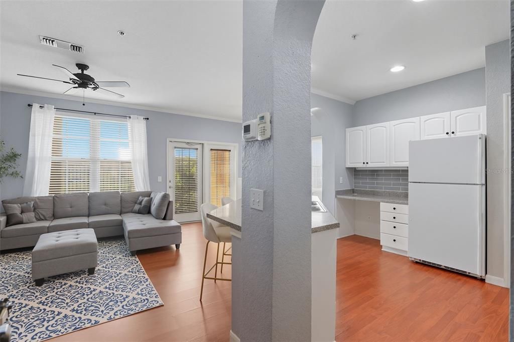 For Sale: $290,000 (2 beds, 2 baths, 1004 Square Feet)