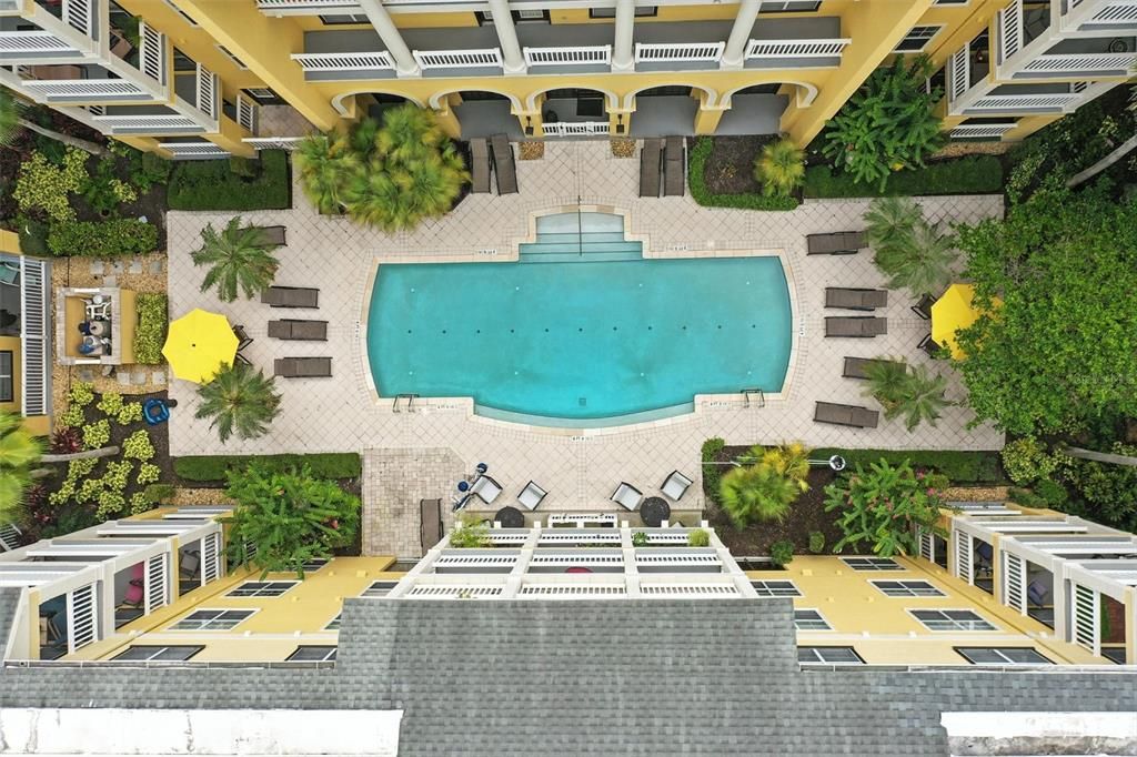 For Sale: $290,000 (2 beds, 2 baths, 1004 Square Feet)