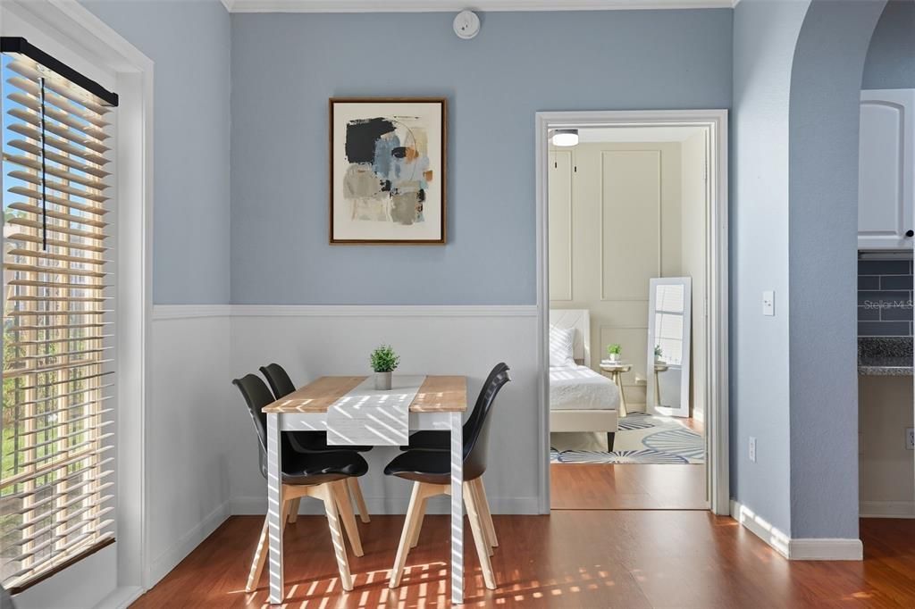 For Sale: $290,000 (2 beds, 2 baths, 1004 Square Feet)