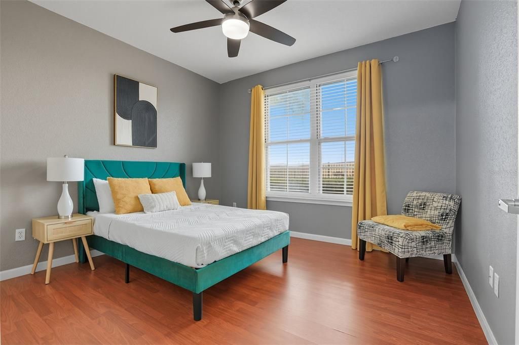 For Sale: $290,000 (2 beds, 2 baths, 1004 Square Feet)