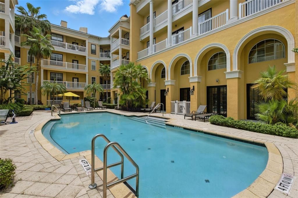 For Sale: $290,000 (2 beds, 2 baths, 1004 Square Feet)