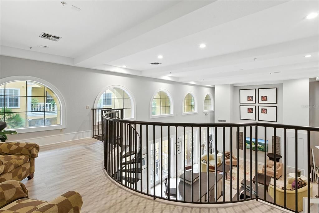 For Sale: $290,000 (2 beds, 2 baths, 1004 Square Feet)