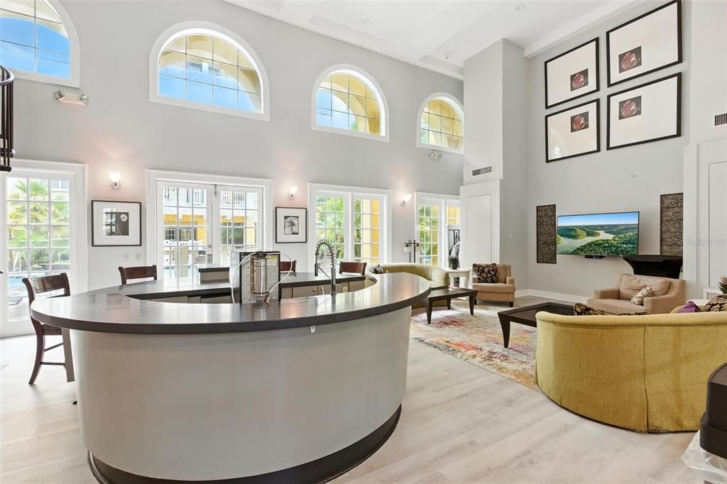 For Sale: $290,000 (2 beds, 2 baths, 1004 Square Feet)