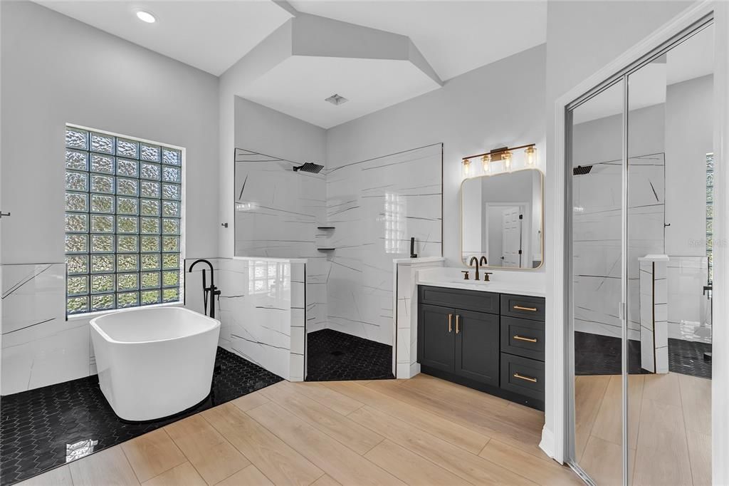 En Venta: $739,900 (5 camas, 4 baños, 3483 Pies cuadrados)