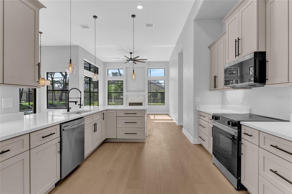 En Venta: $739,900 (5 camas, 4 baños, 3483 Pies cuadrados)