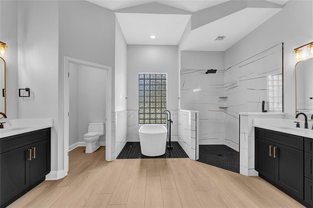 En Venta: $739,900 (5 camas, 4 baños, 3483 Pies cuadrados)