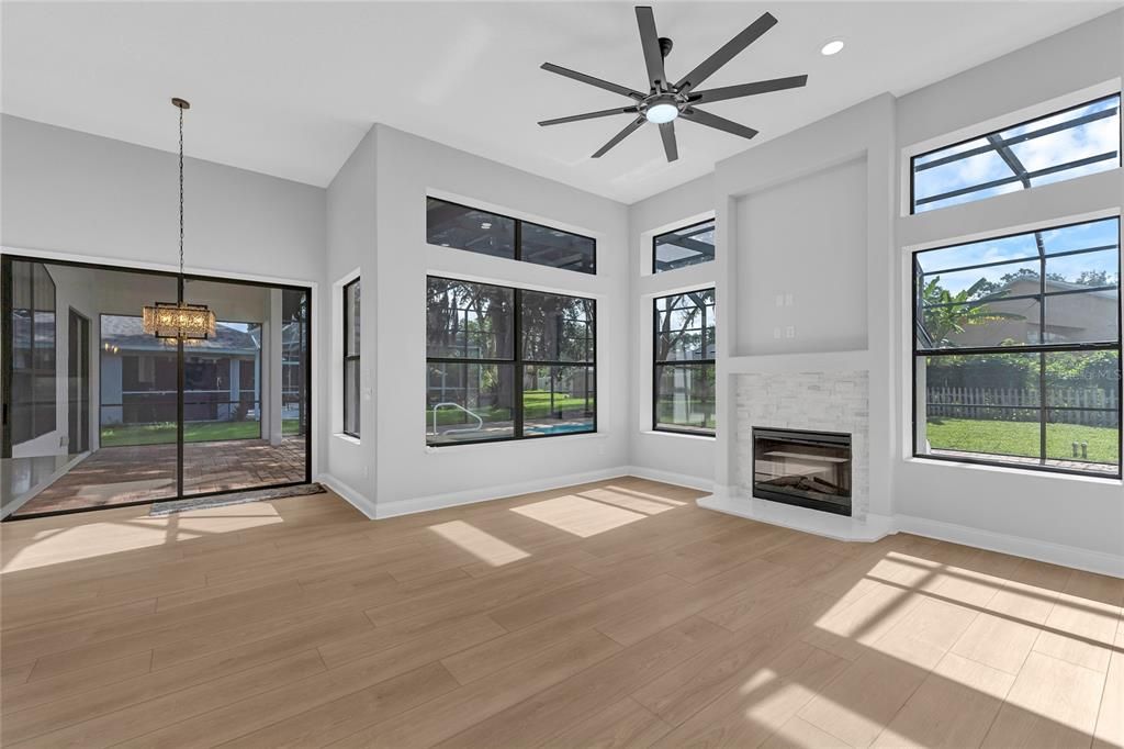 En Venta: $739,900 (5 camas, 4 baños, 3483 Pies cuadrados)