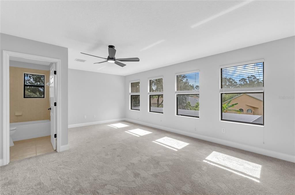 En Venta: $739,900 (5 camas, 4 baños, 3483 Pies cuadrados)