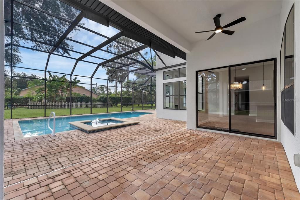 En Venta: $739,900 (5 camas, 4 baños, 3483 Pies cuadrados)